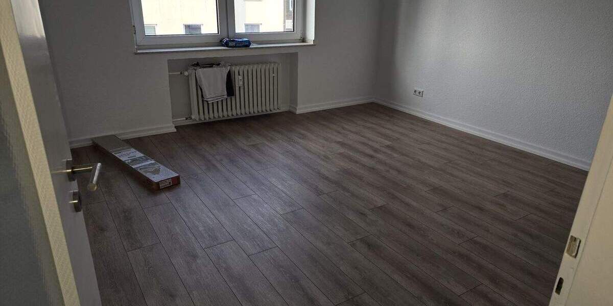 Etagenwohnung Düsseldorf Rath - 3 Zimmer, 92 m&sup2;, 1.250&euro; | Angebot:25774706