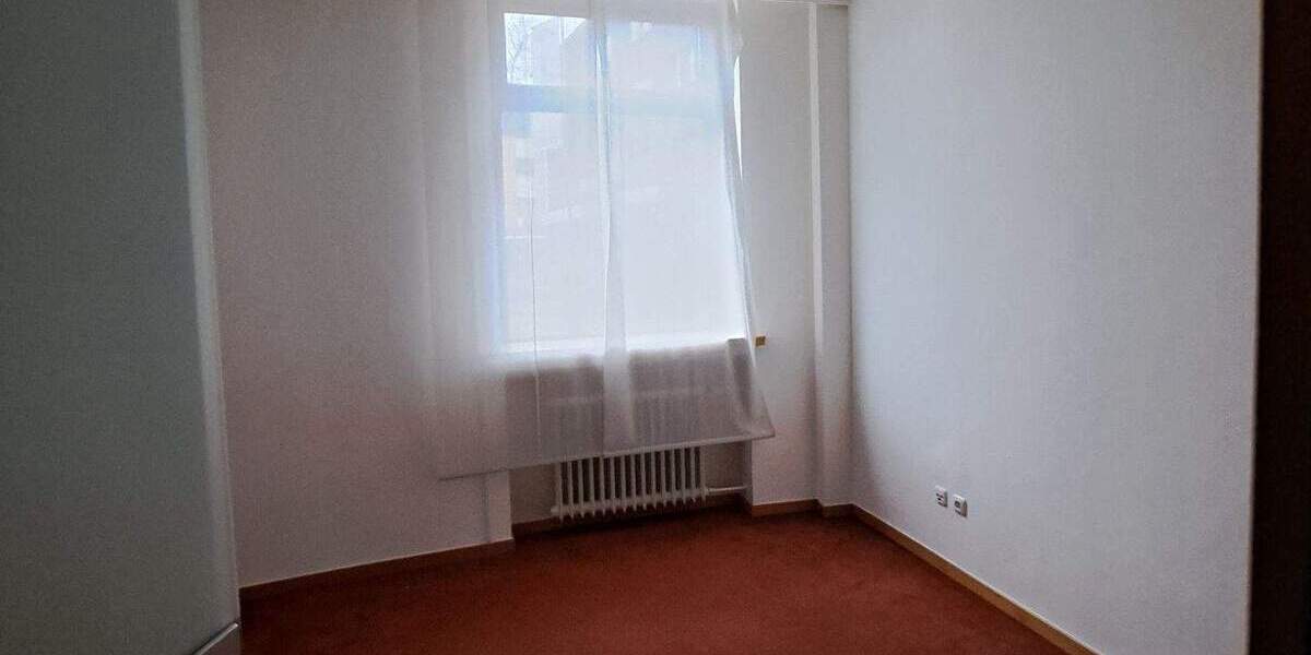 Gewerbeobjekt Duisburg Untermeiderich - 6 Zimmer, 380 m&sup2;, 3.200&euro; | Angebot:25799436