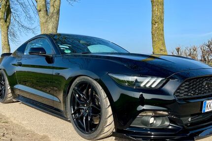 Ford Mustang 84.000 km 33.000 &euro; Nettetal 41334