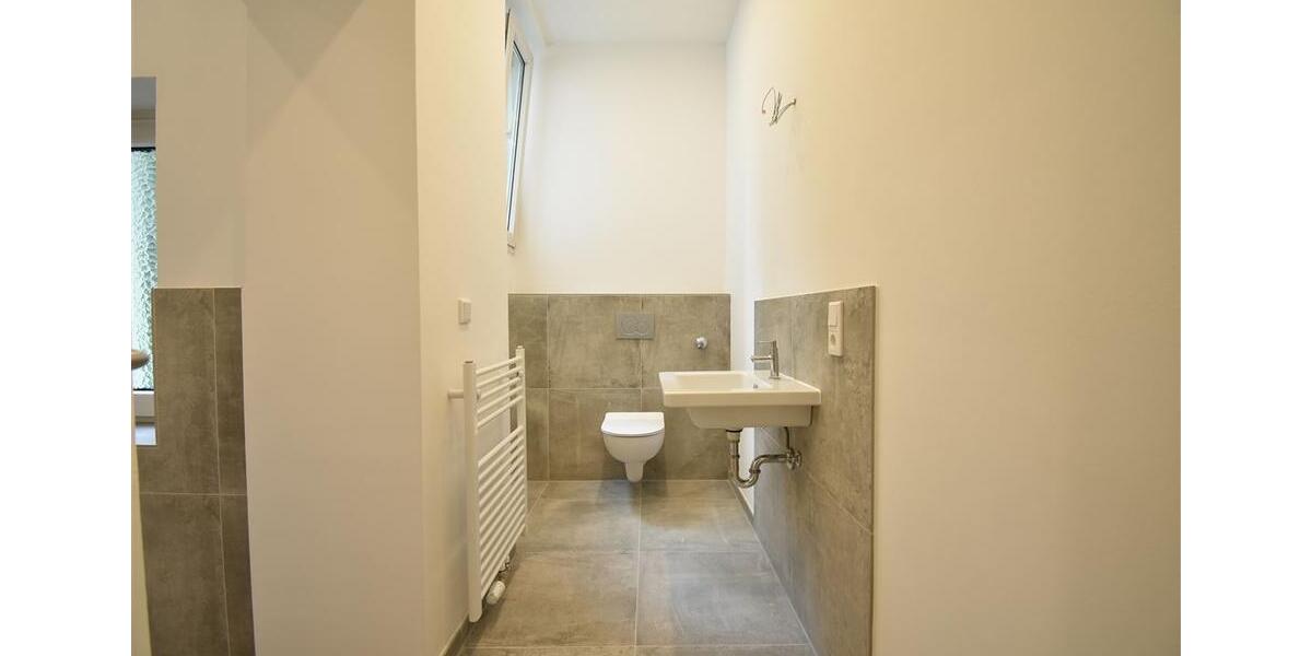 Etagenwohnung Düsseldorf Heerdt - 2 Zimmer, 75 m&sup2;, 1.450&euro; | Angebot:22619460