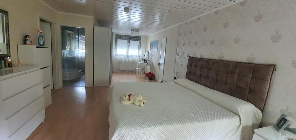 Reihenhaus Duisburg Hochheide - 4 Zimmer, 138 m&sup2;, 435.000&euro; | Angebot:27054474