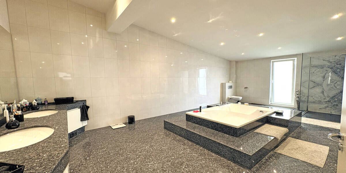 Mehrfamilienhaus, Wohnhaus Moers Genend - 3 Zimmer, 237 m&sup2;, 1.250.000&euro; | Angebot:26752423