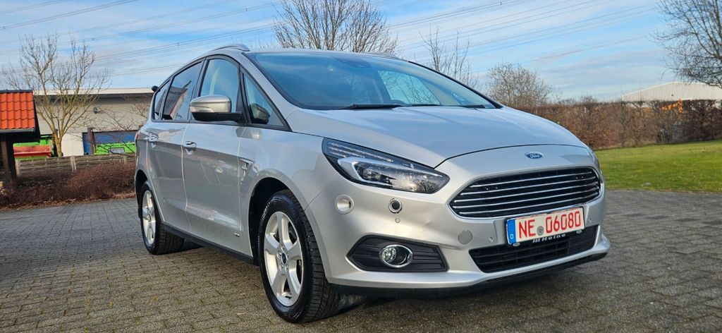 Ford S-Max 158.500 km 10.900 &euro; Neuss 41460
