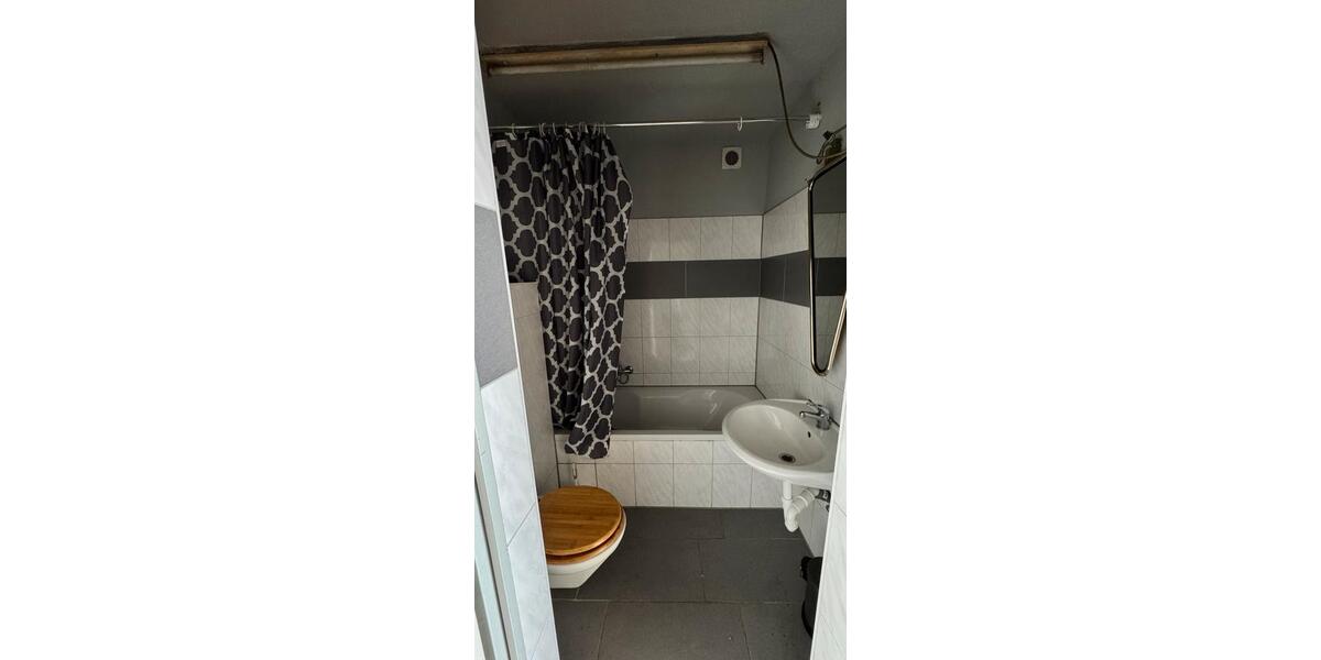 Hochparterre Oberhausen Schmachtendorf - 1 Zimmer, 50 m&sup2;, 550&euro; | Angebot:25991566