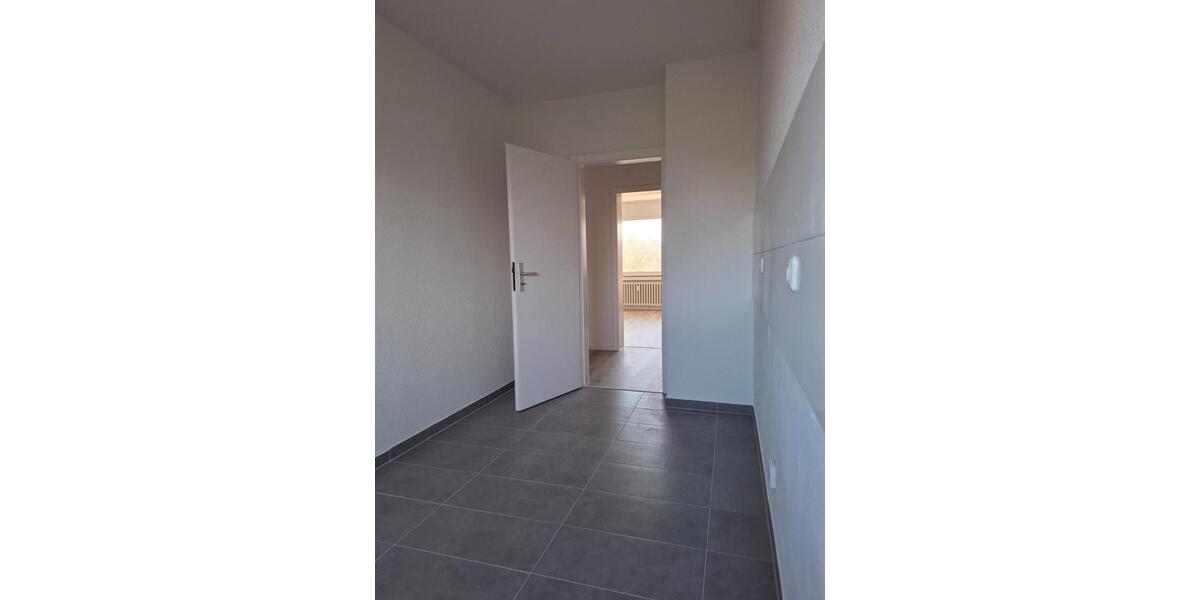 Etagenwohnung Duisburg Mittelmeiderich - 3 Zimmer, 78 m&sup2;, 790&euro; | Angebot:25868112