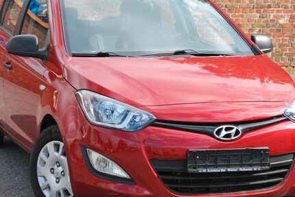 Hyundai i20 82.200 km 7.800 &euro; Düsseldorf - Bezirk 8 40231