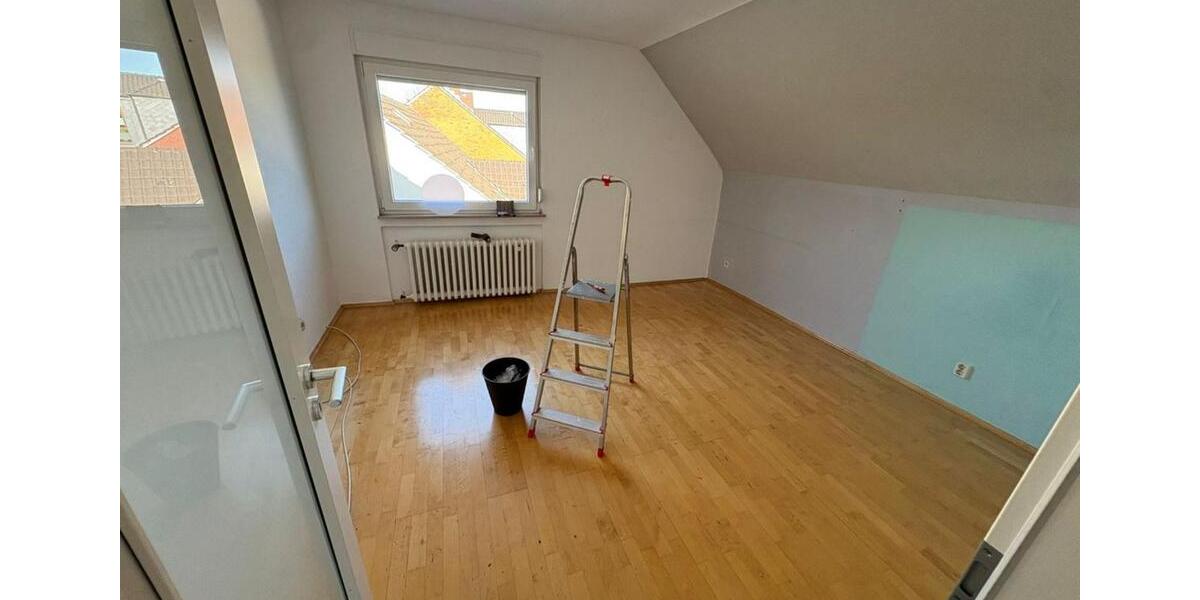 Etagenwohnung Duisburg Walsum - 5 Zimmer, 125 m&sup2;, 1.430&euro; | Angebot:25891647