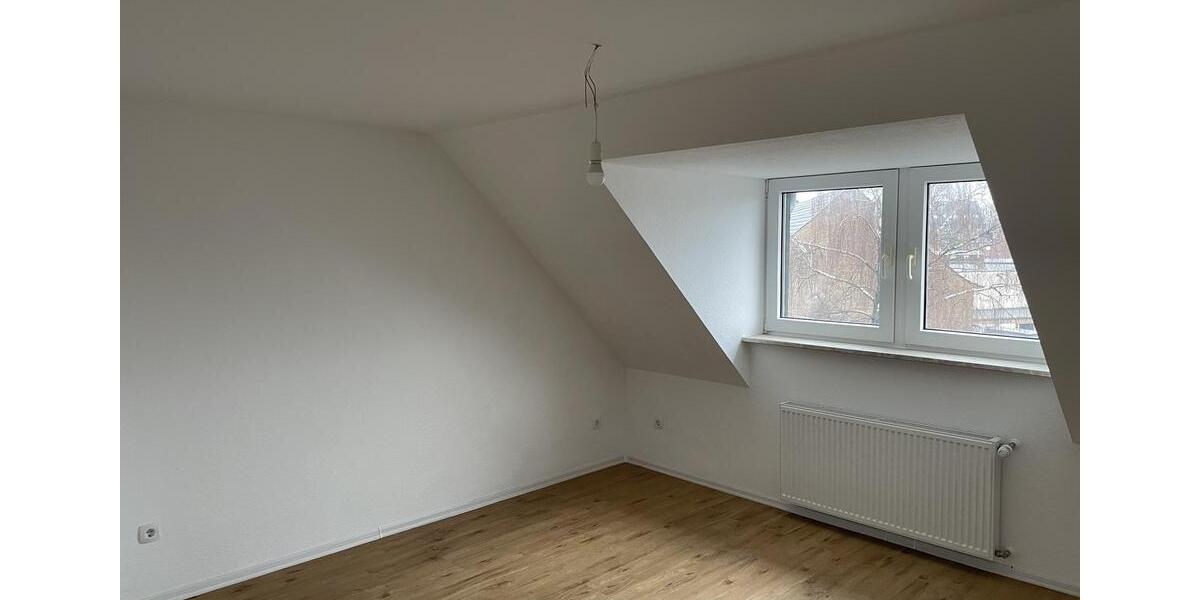Dachgeschoßwohnung Krefeld - 3 Zimmer, 63 m&sup2;, 625&euro; | Angebot:25648687