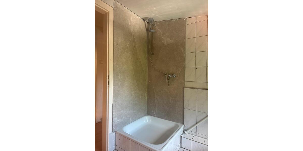 Dachgeschoßwohnung Duisburg Essenberg - 3.5 Zimmer, 81 m&sup2;, 500&euro; | Angebot:26700846
