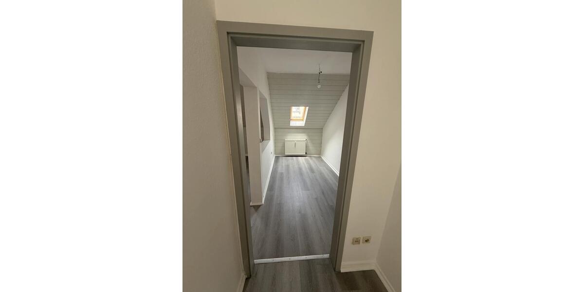 Dachgeschoßwohnung Duisburg Essenberg - 3 Zimmer, 70 m&sup2;, 490&euro; | Angebot:26598026