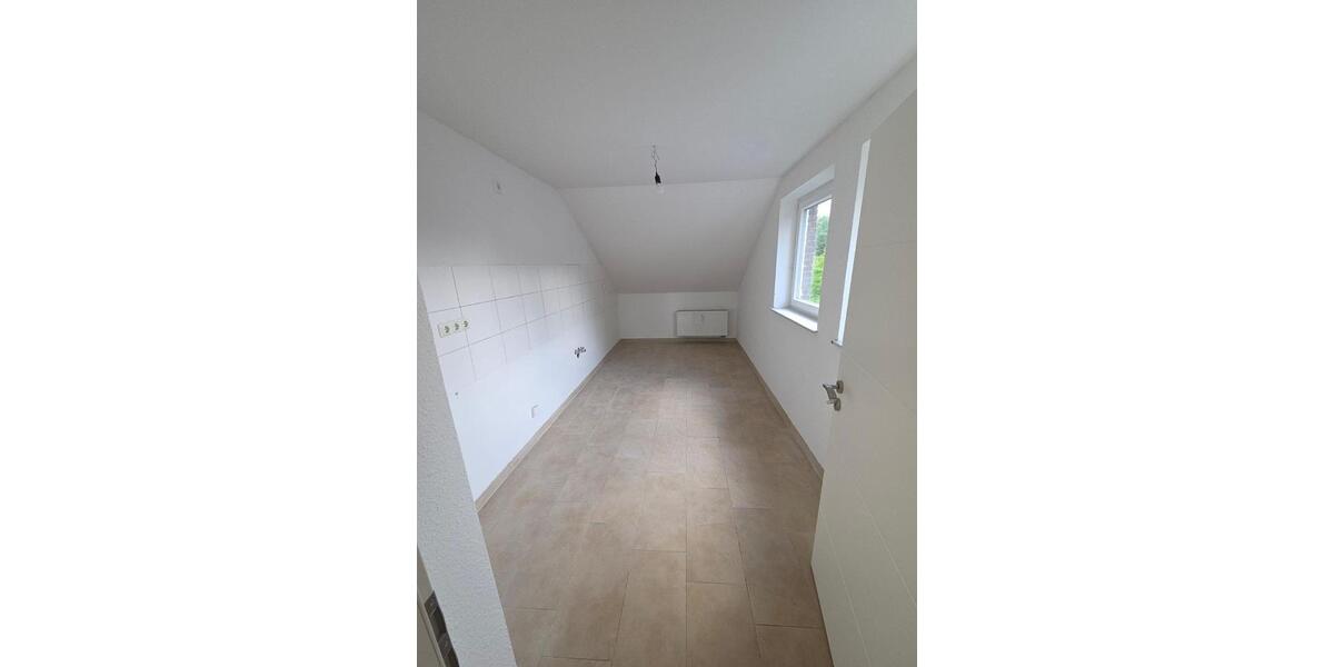 Dachgeschoßwohnung Duisburg Rheinhausen - 2 Zimmer, 45 m&sup2;, 360&euro; | Angebot:26689646