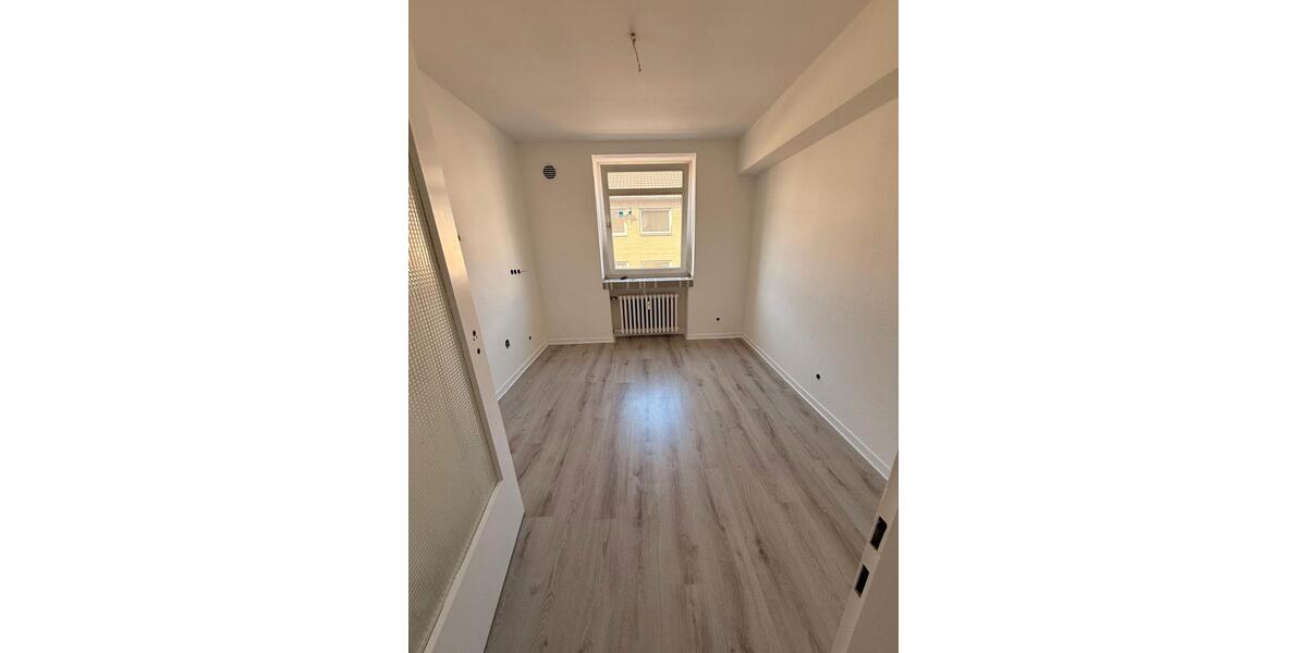 Etagenwohnung Krefeld - 3 Zimmer, 85 m&sup2;, 810&euro; | Angebot:25963742