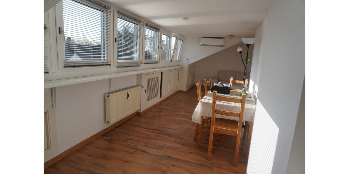 Provisionsfrei* SOFORT FREI! Rhein-nah - 2-Zm Penthouse Oberkassel - renoviert, Klimaanlage Einbauküche 55m² - Einfamilienhaus Düsseldorf Oberkassel | Angebot:25926108