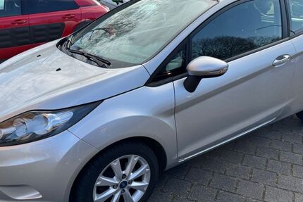 Ford Fiesta 80.000 km 4.999 &euro; Neuss 41462