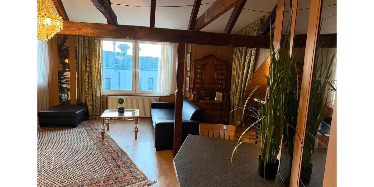 Dachgeschoßwohnung Düsseldorf Pempelfort - 3 Zimmer, 80 m&sup2;, 2.200&euro; | Angebot:26701749
