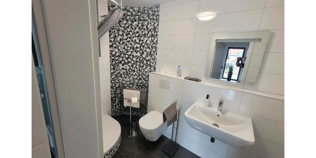 Villa Kerken - 12 Zimmer, 442 m&sup2;, 3.300&euro; | Angebot:25384163