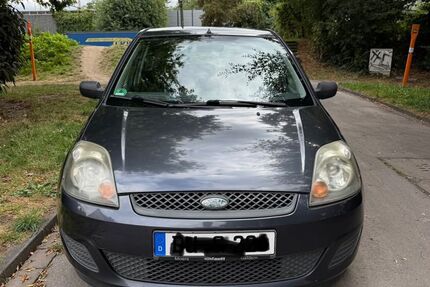 Ford Fiesta 131.550 km 1.550 &euro; Duisburg 47137