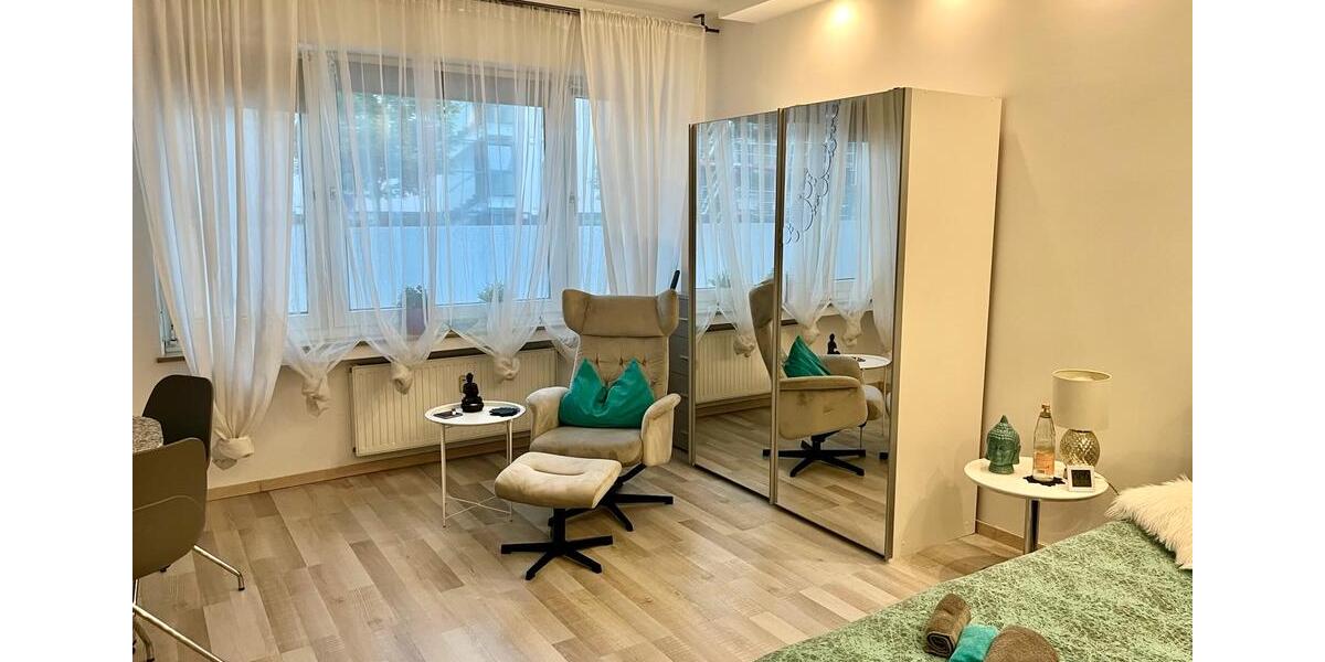 Hochparterre Düsseldorf Stadtbezirk 3 - 1 Zimmer, 26 m&sup2;, 1.090&euro; | Angebot:25960305