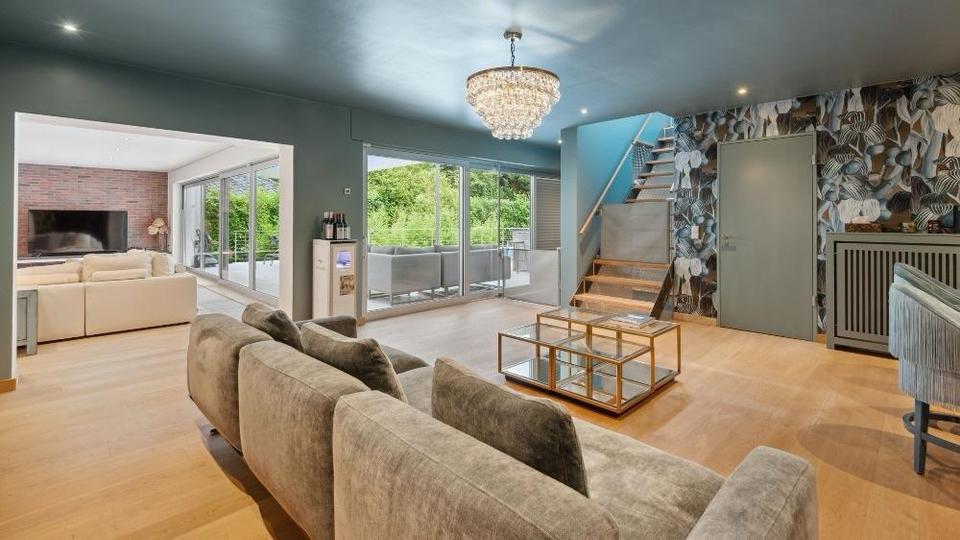 Villa Krefeld Benrad - 7 Zimmer, 305 m&sup2;, 2.199.000&euro; | Angebot:27083290