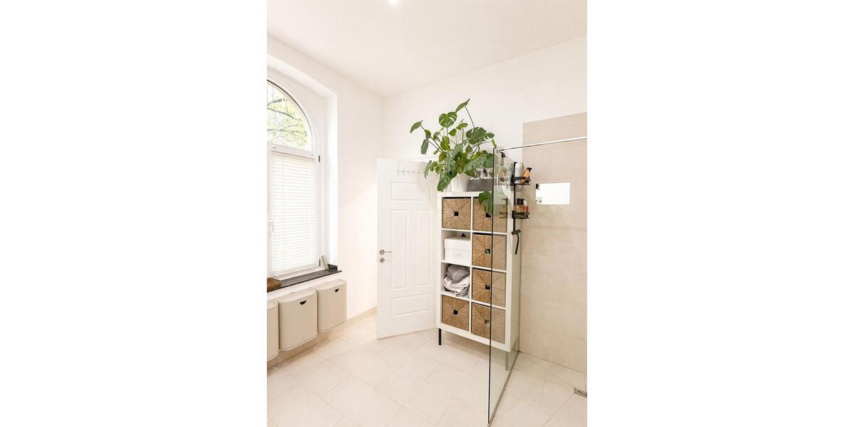 Etagenwohnung Düsseldorf Oberbilk - 3 Zimmer, 118 m&sup2;, 2.200&euro; | Angebot:26327038