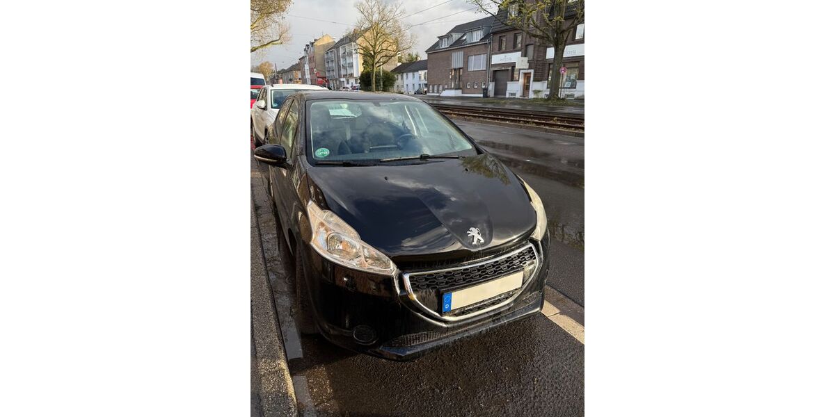 Peugeot 208 122.603 km 3.999 &euro; Krefeld 47803