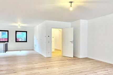 Wohnung Düsseldorf Stadtbezirk 9 - 4 Zimmer, 168 m&sup2;, 2.500&euro; | Angebot:25812496