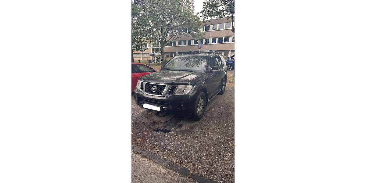 Nissan Pathfinder 250.000 km 8.000 &euro; Essen, Stadt 45356