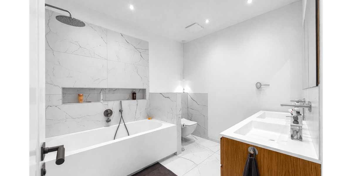 Terrassenwohnung Düsseldorf Friedrichstadt - 3 Zimmer, 130 m&sup2;, 2.900&euro; | Angebot:25683384