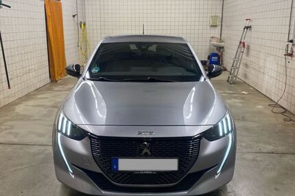 Peugeot 208 50.000 km 15.500 &euro; Heiligenhaus 42579