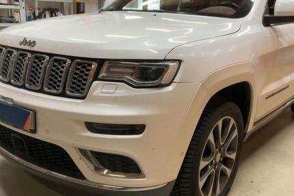 Jeep Grand Cherokee 137.650 km 18.900 &euro; Düsseldorf 40233