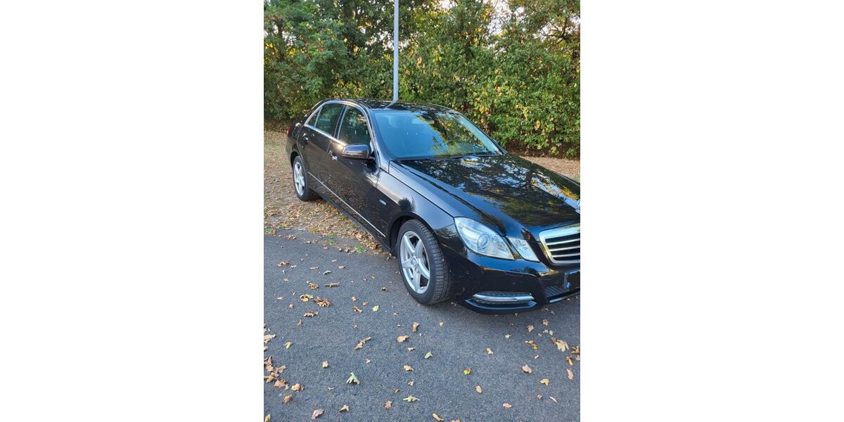 Mercedes-Benz E 200 127.014 km 12.390 &euro; Neuss 41462