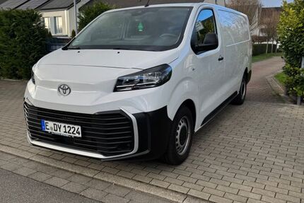 Toyota Proace (Verso) 12.098 km 28.999 &euro; Essen 45143