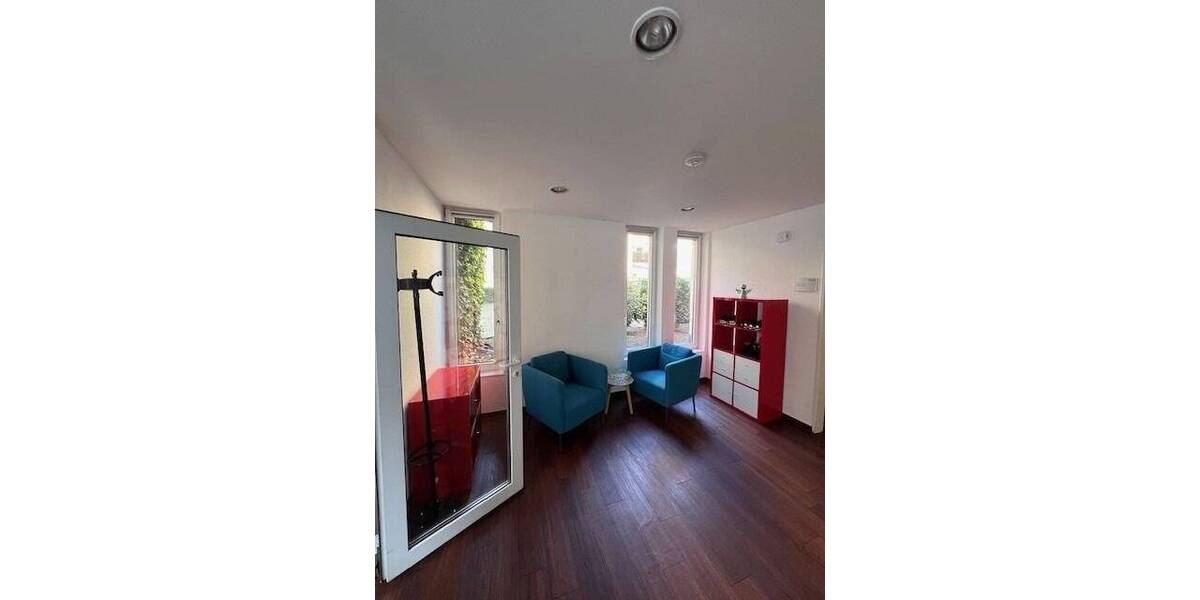 Gewerbeobjekt Krefeld Cracau - 3 Zimmer, 125 m&sup2;, 1.060&euro; | Angebot:26555087
