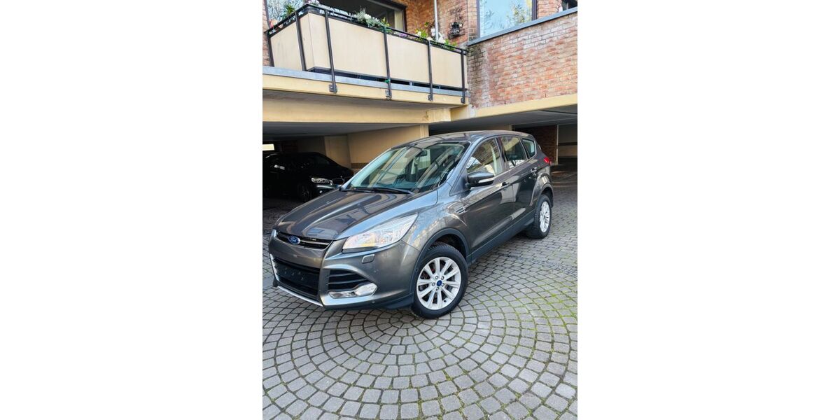 Ford Kuga 166.000 km 8.500 &euro; Essen 45355