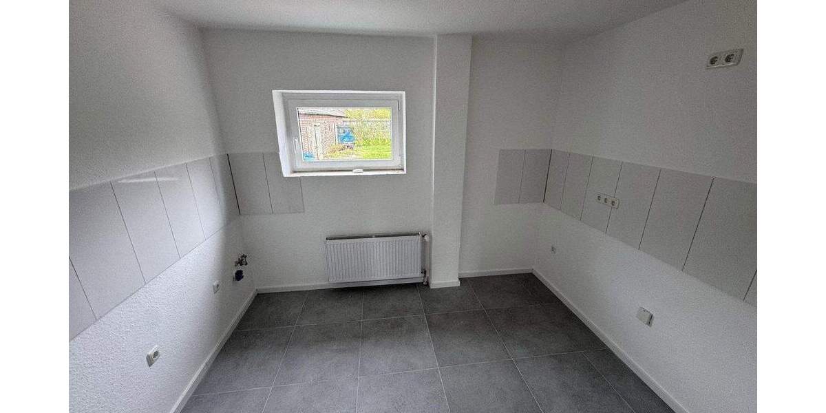 Etagenwohnung Moers Hochstraß - 2 Zimmer, 80 m&sup2;, 880&euro; | Angebot:26035832