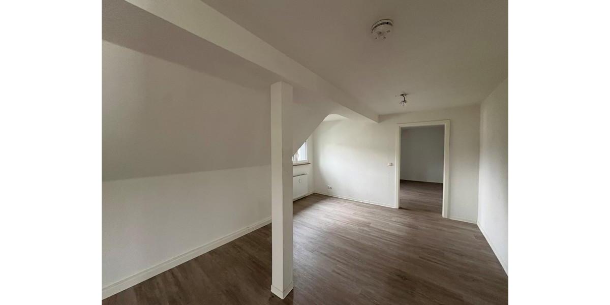 Dachgeschoßwohnung Essen Stadtbezirk V - 2 Zimmer, 57 m&sup2;, 484&euro; | Angebot:23677687