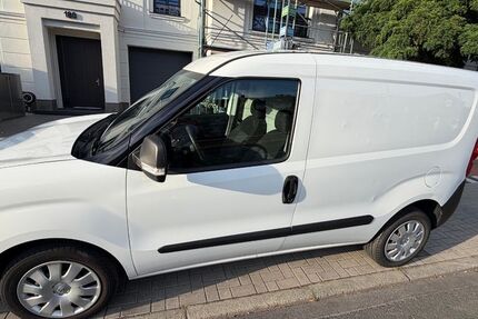 Opel Combo 130.000 km 5.400 &euro; Düsseldorf 40549