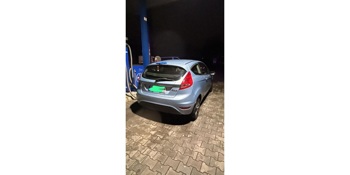 Ford Fiesta 124.500 km 2.400 &euro; Duisburg 47138