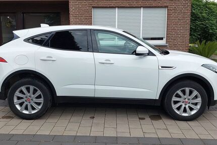 Jaguar E-Pace 117.130 km 14.500 &euro; Straelen 47638