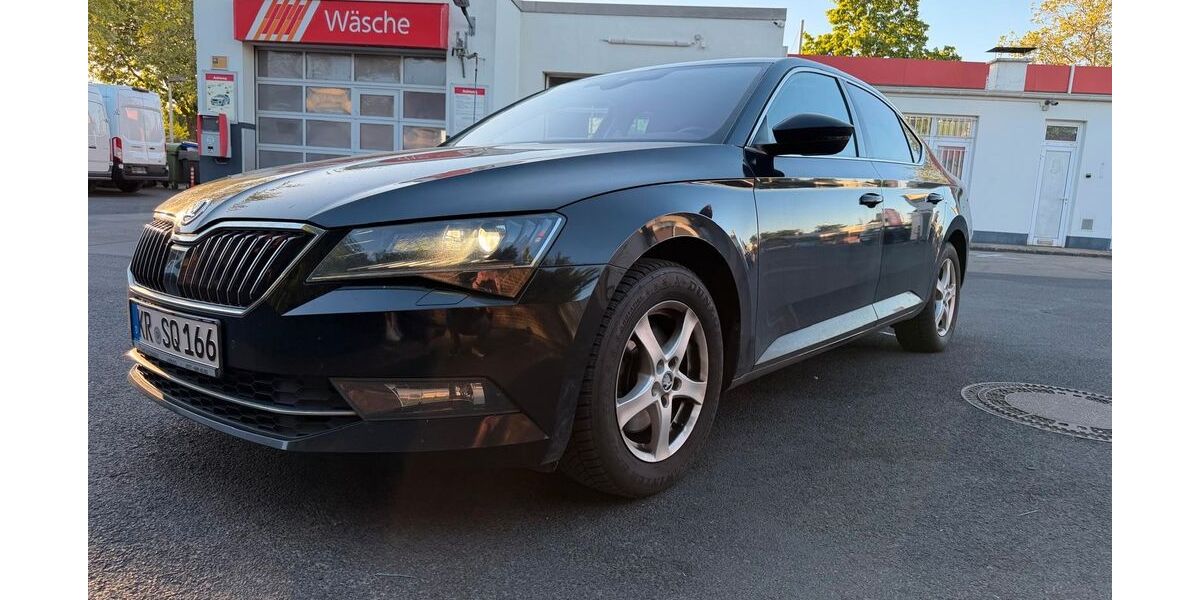 Skoda Superb 203.000 km 11.900 &euro; Krefeld 47805