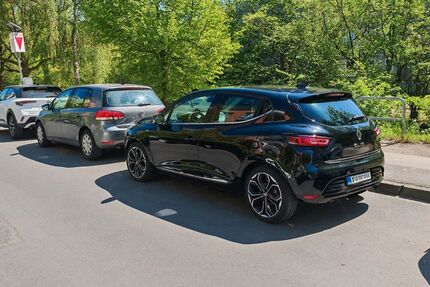 Renault Clio 77.800 km 8.200 &euro; dusseldorf 40223