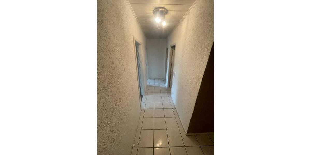 Etagenwohnung Neuss - 2 Zimmer, 68 m&sup2;, 1.040&euro; | Angebot:26610402