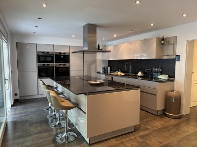 LUXURIÖSES TRAUMHAUS MIT POOL - Reihenendhaus Essen Stadtbezirk II | Angebot:26061963