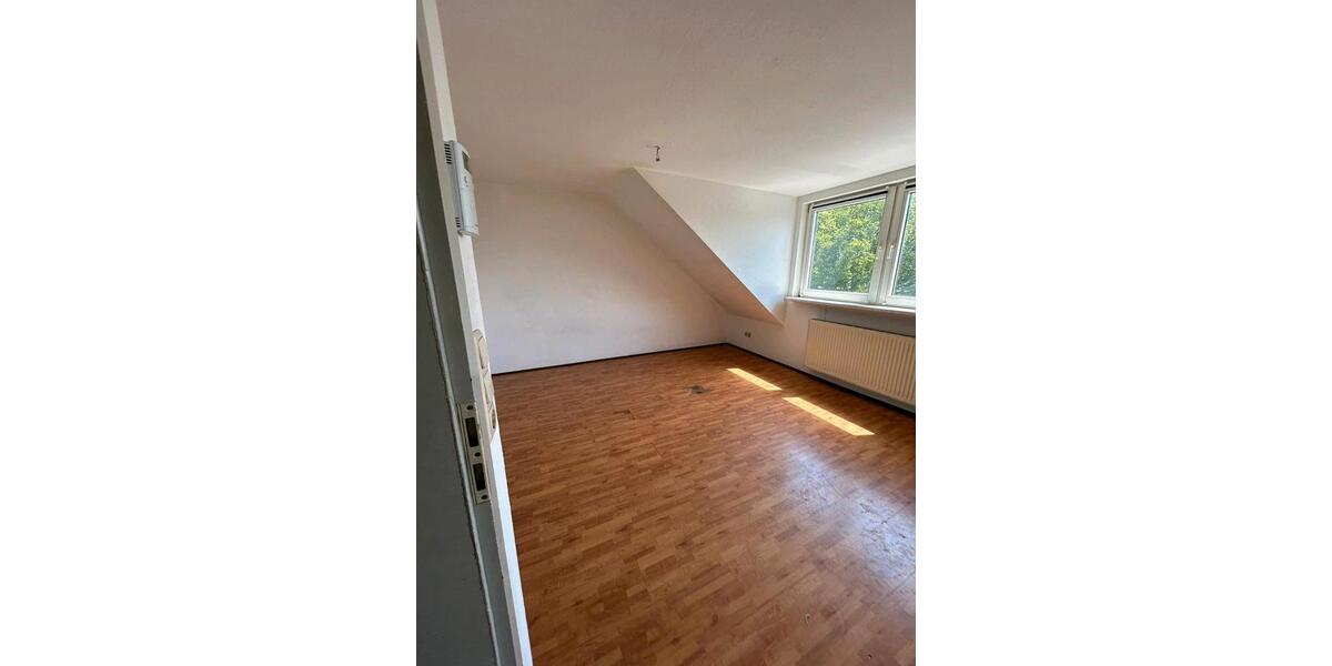 Dachgeschoßwohnung Essen Stadtbezirk V - 2 Zimmer, 43 m&sup2;, 430&euro; | Angebot:24715780
