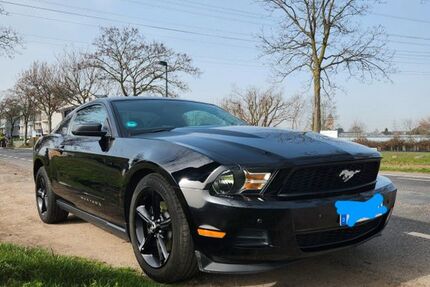 Ford Mustang 101.000 km 14.400 &euro; Düsseldorf 40221