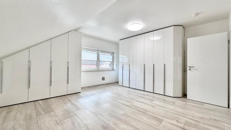 Etagenwohnung Ratingen - 2.5 Zimmer, 117 m&sup2;, 1.530&euro; | Angebot:25256985