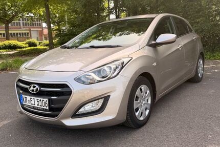 Hyundai i30 90.374 km 8.499 &euro; Krefeld 47805