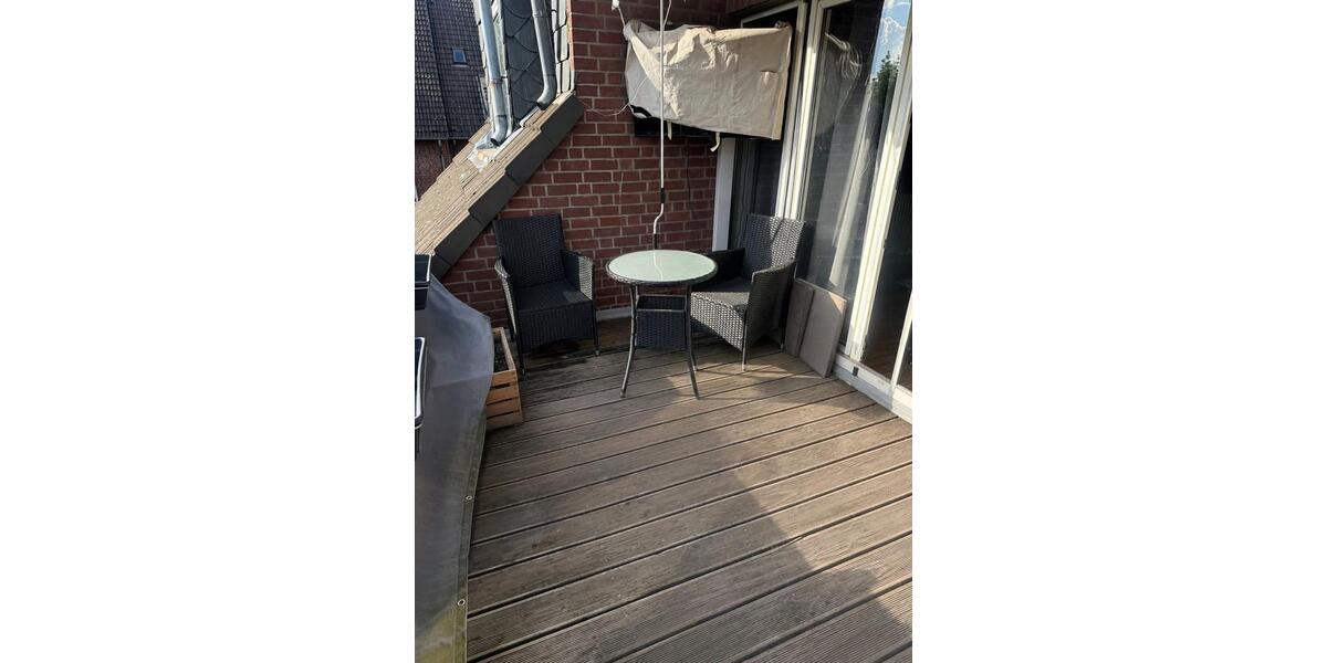 Dachgeschoßwohnung Duisburg Essenberg - 3 Zimmer, 76 m&sup2;, 680&euro; | Angebot:26632424