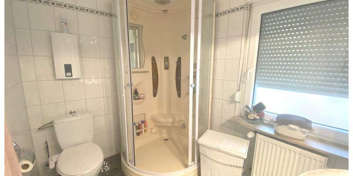 Mehrfamilienhaus, Wohnhaus Krefeld Stadtmitte - 5 Zimmer, 140 m&sup2;, 249.000&euro; | Angebot:25776323