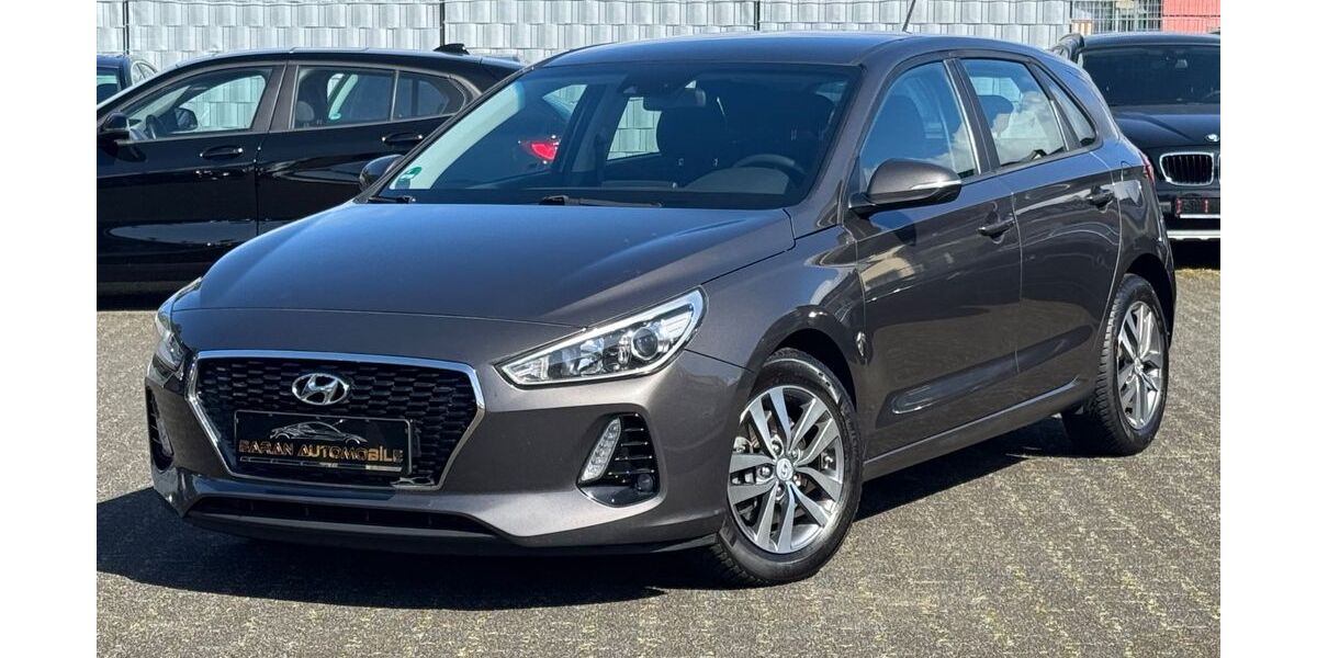 Hyundai i30 149.000 km 9.499 &euro; Neuss-Norf 41469